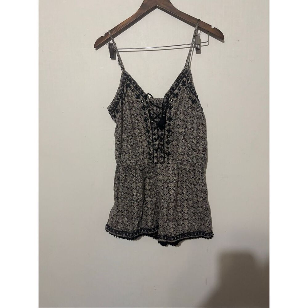 American Eagle Outfitters Black & White Lace up Boho Printed Romper Medium